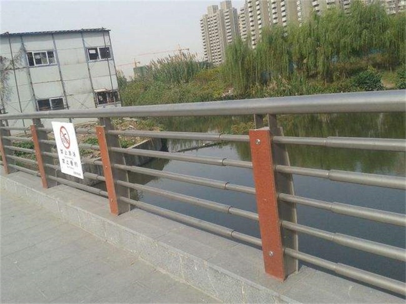 天橋護欄