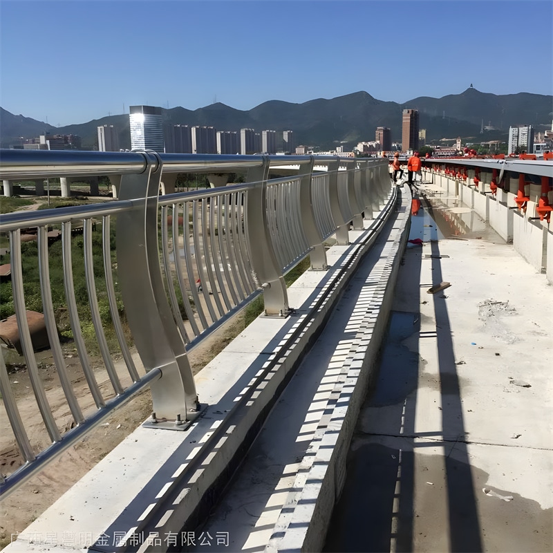 橋梁防撞護欄